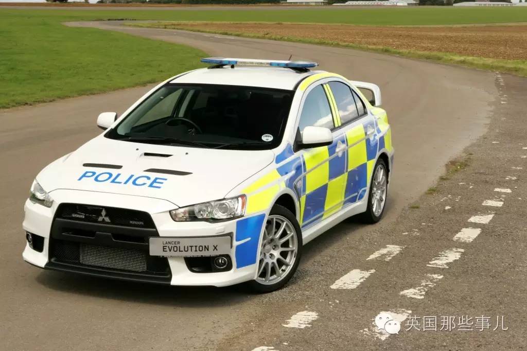 英国警车和警察视频,英国新型警车