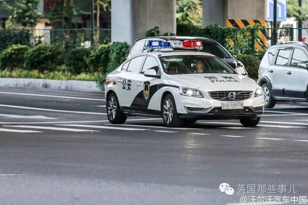 英国警车和警察视频,英国新型警车