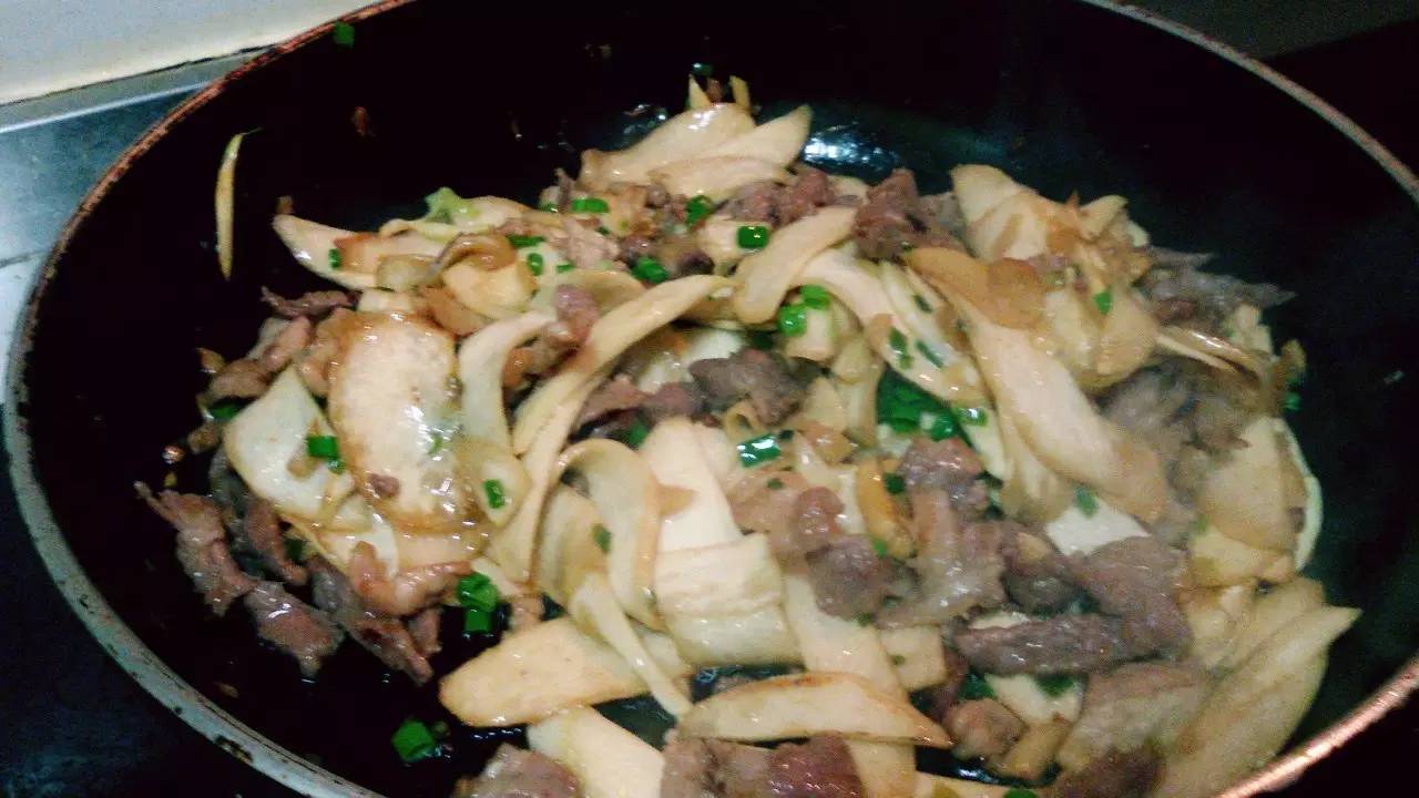 茭白炒肉最美家常菜,炒茭白最好吃的做法