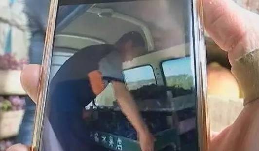 朋友圈一则谣言让农民血本无归！网传吃无核葡萄会绝育？真相在这里