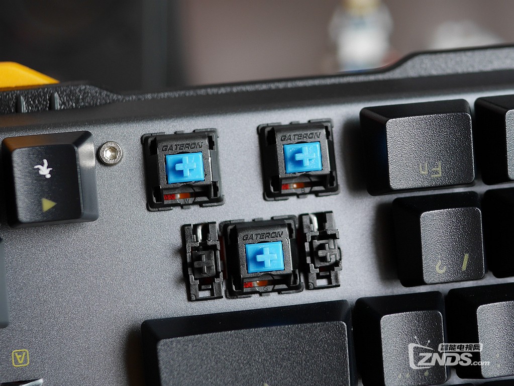 手感嘎嘣脆的佳隆达轴——贱驴619打滚87键青轴机械键盘体验