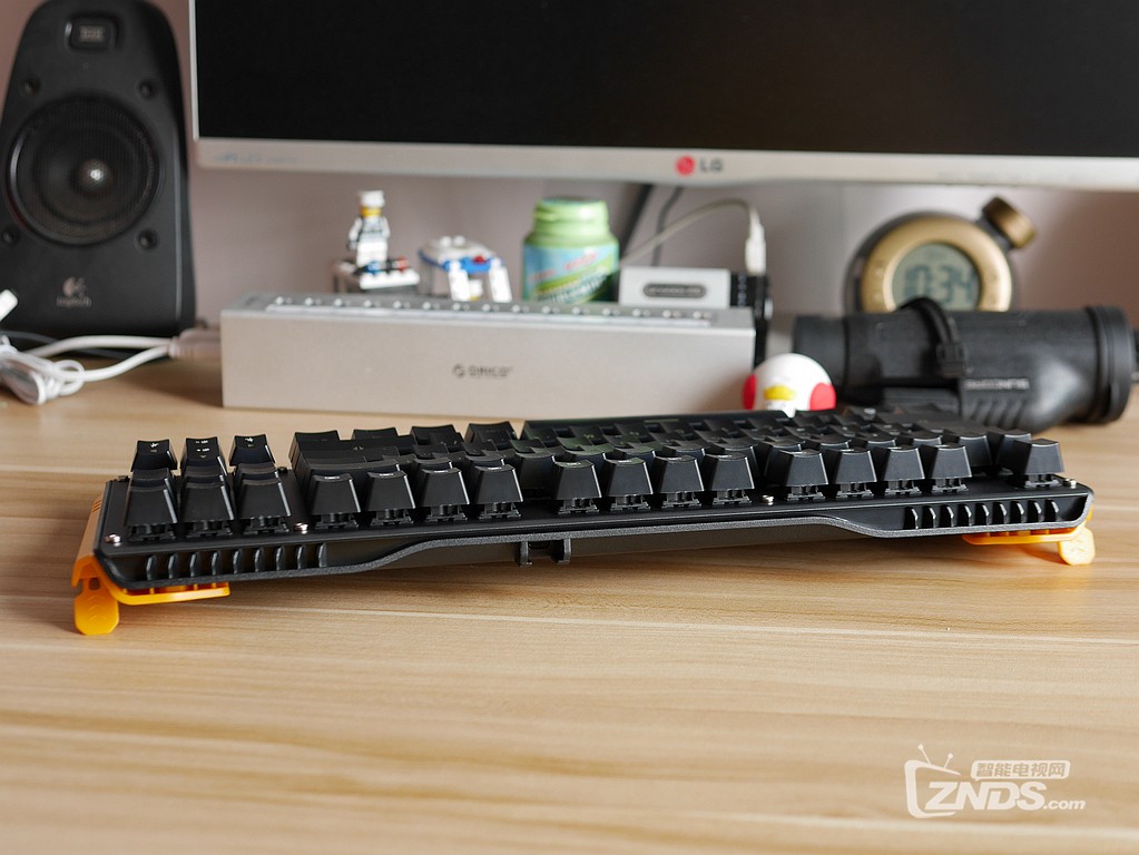 手感嘎嘣脆的佳隆达轴——贱驴619打滚87键青轴机械键盘体验