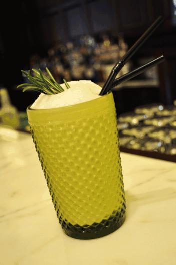 鎴戞湁閰掍綘鏈夋晠浜嬪悧涓ゅ紶鍥剧墖,鎴戞湁閰掍綘鏈夋晠浜嬪悧gif琛ㄦ儏