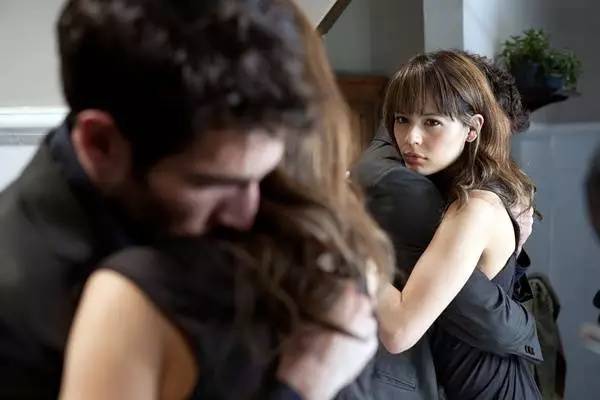 和女/男朋友独处的时候应该看点儿什么片儿？