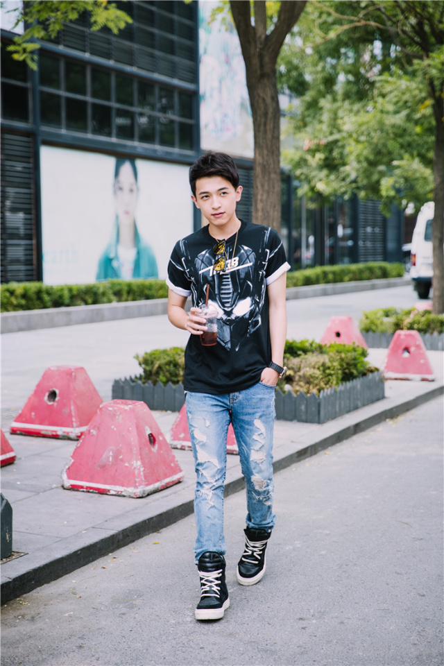 小鲜肉具备痞子劲儿？！看黄德毅如何玩转NPC。