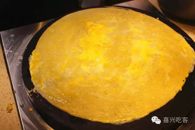 福利网红鸡蛋饼来江南摩尔啦！土豪版简约款自助随心配，你还坐得住?NO.405