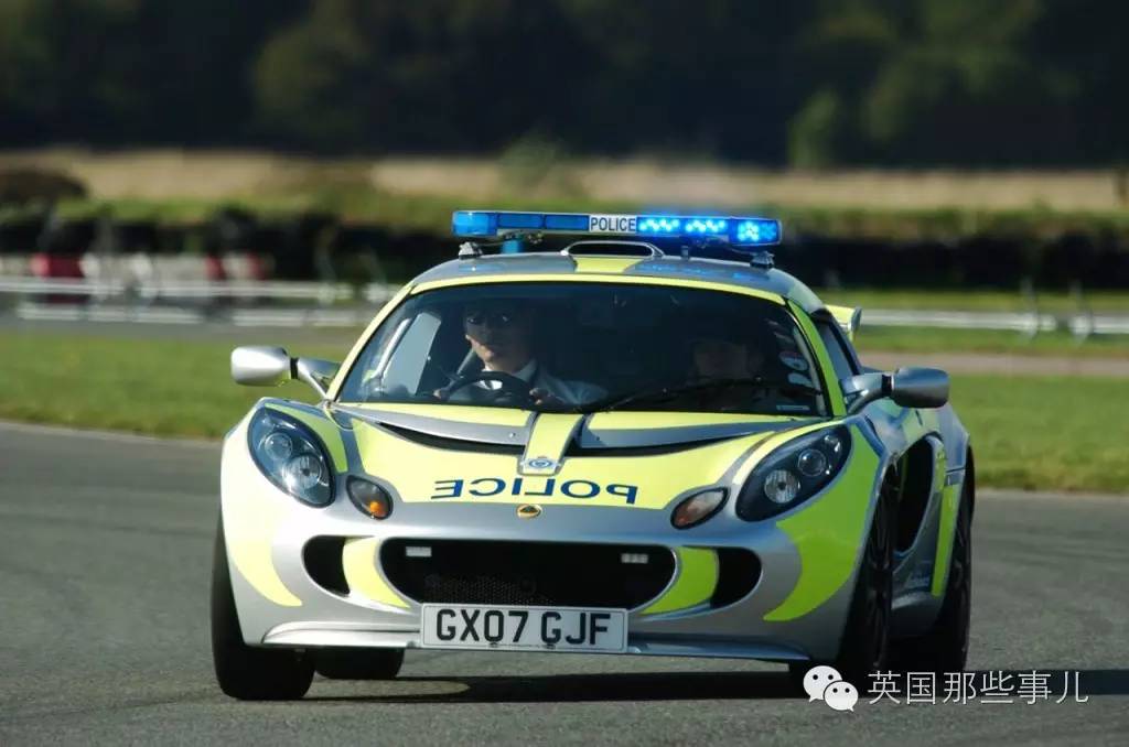 英国警车和警察视频,英国新型警车