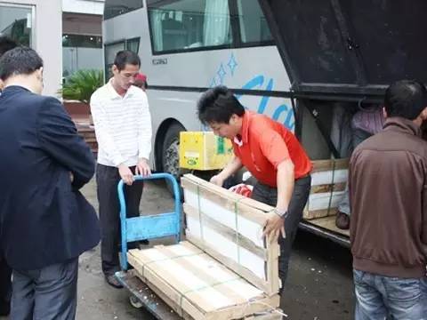 警告大家一定不要随意借车,提醒他人不要随便乱拿快递