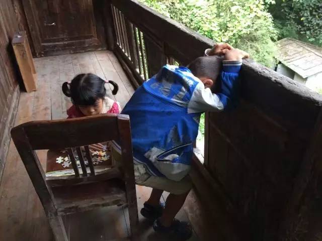 活法｜最好的*眠药安**，就是伸手不见五指