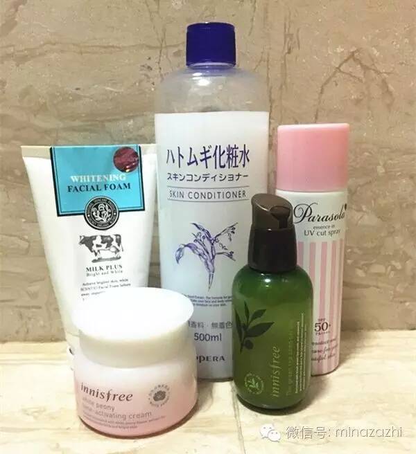 素颜美才是real美!编辑们早晚护肤产品大公开这片草原还不来观赏一下吗?