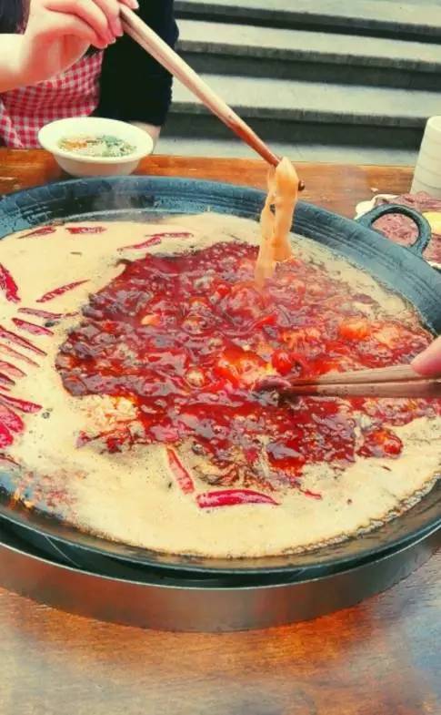 弹子石四大苍蝇馆子,没吃过这几家串串别说你来过宜宾