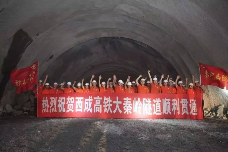 郑徐高铁刚通车!从现在起,咱西安人民还可以憧憬未来的周末成都两日慢生活啦!