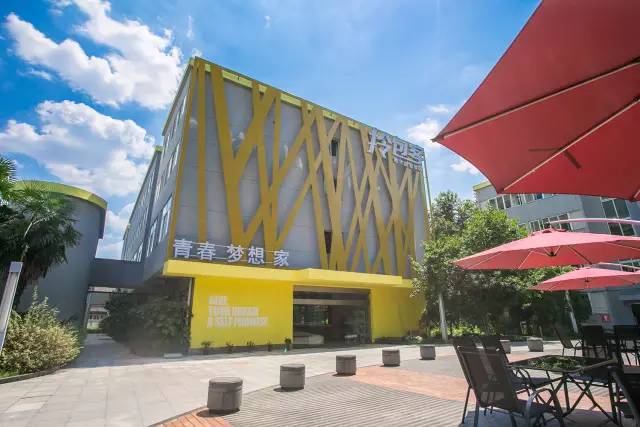 滨江公寓出租拎包入住,滨江国际精装拎包入住