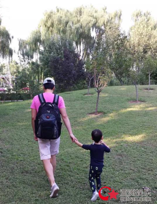 蔡国庆育儿经永远把儿子当偶像,蔡国庆育儿视频完整版