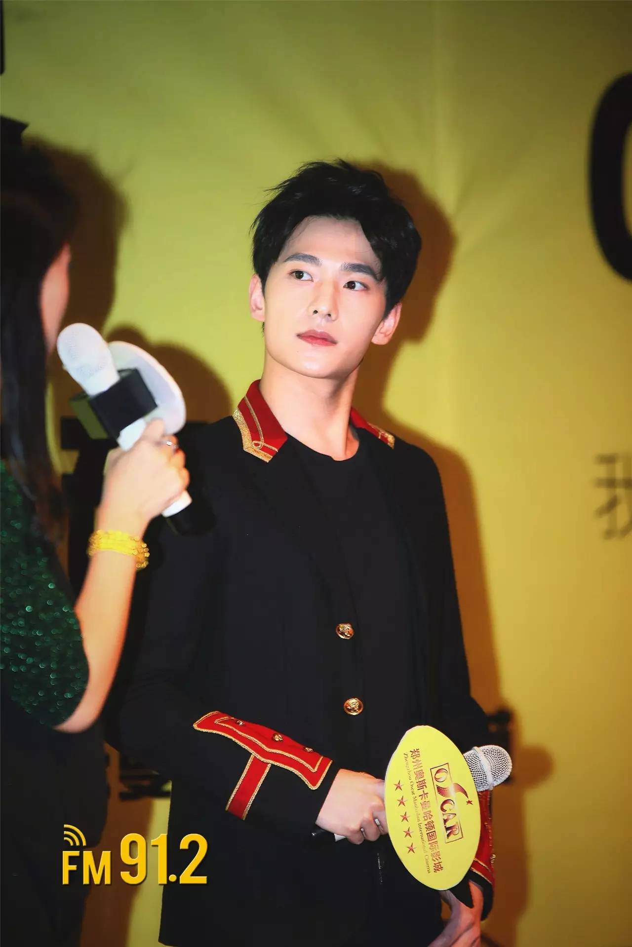 他来头不小！来郑宣传两名总监先后陪同~,高清图