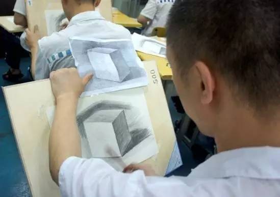 提篮桥监狱人员构成,提篮桥监狱服刑人员