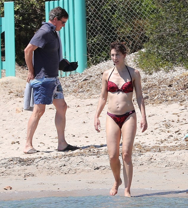 卡梅伦的“退休”生活:逛吃、逛吃、逛吃