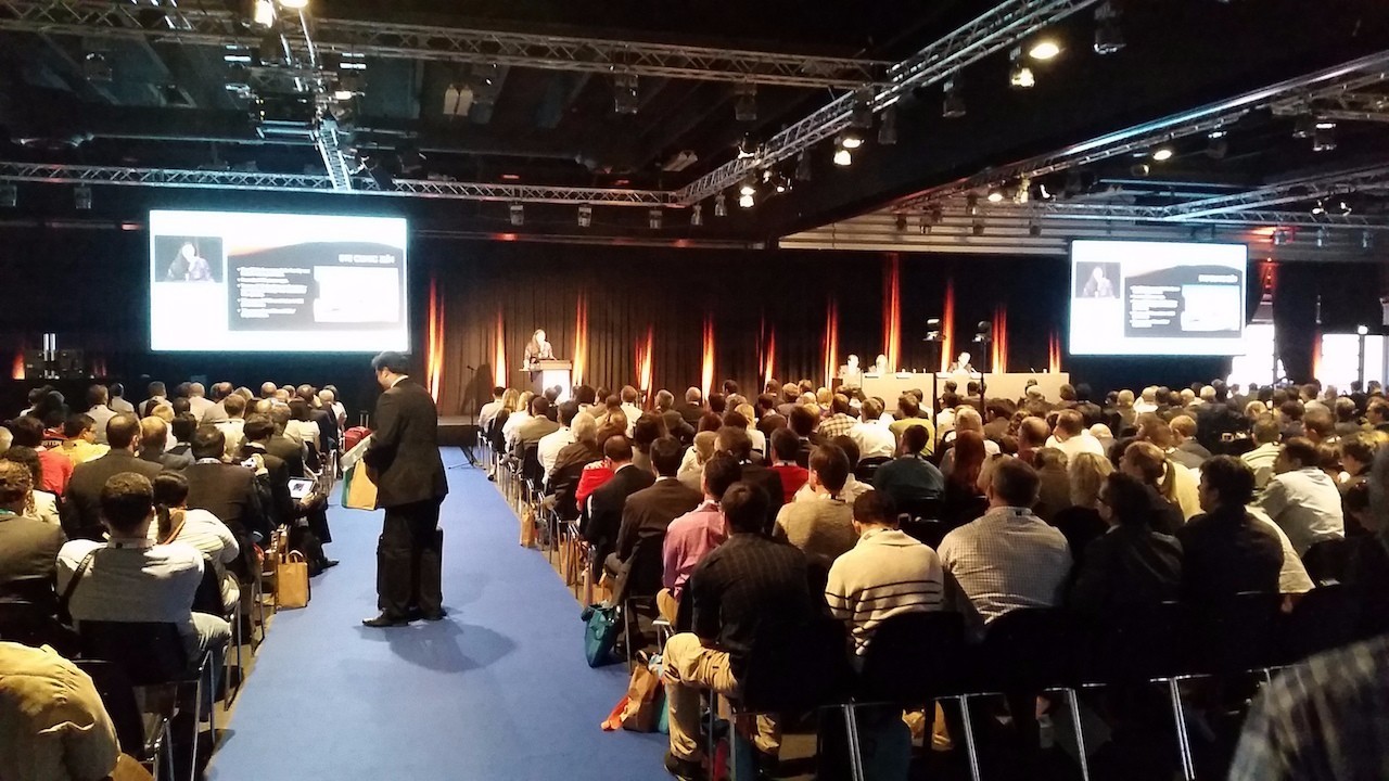 ESCRS2016点评朱思泉:角膜后弹力层脱离的原因与防治