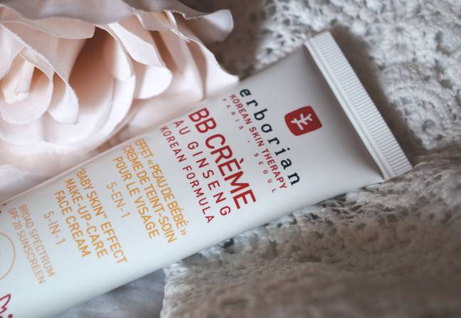 因为粉底液少了几个色号、店员不懂化妆,丝芙兰被喷“种族歧视”...