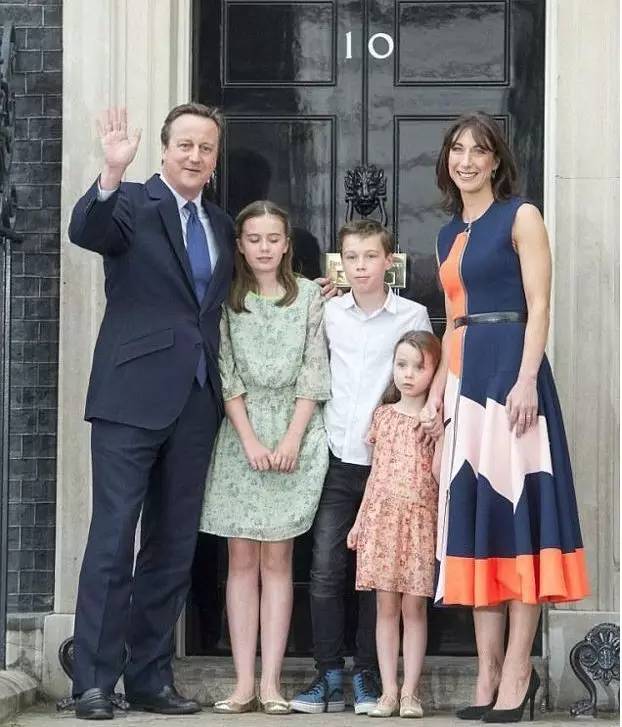 卡梅伦的“退休”生活:逛吃、逛吃、逛吃