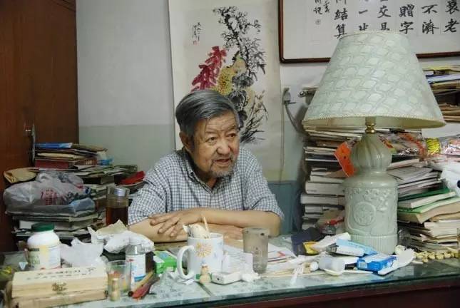 孤舟蓑笠翁独钓寒江雪许渊冲,孤舟蓑笠翁独钓寒江雪诵读