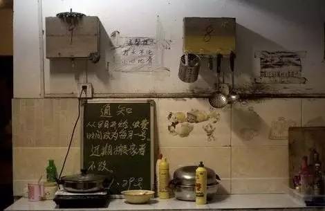 你拿镜子晃人时，有人用它点亮地下室居住者的家，为100万人带去温暖的阳光！