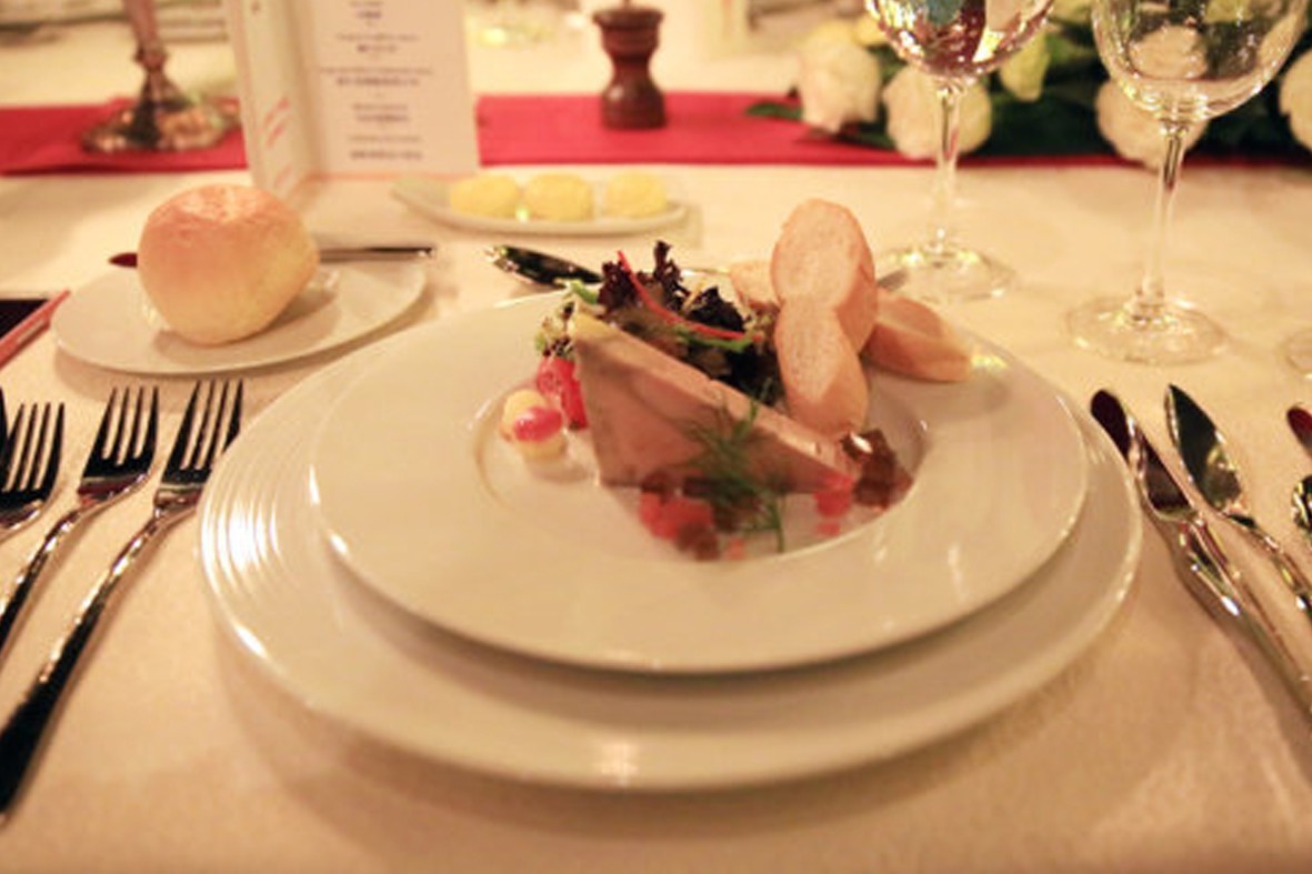 这家餐厅凭一道菜就火爆全国,这家餐厅很普通为什么这么火