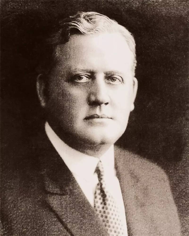 以9315万元刷新世界纪录的紫檀大柜，有你不知道的背后故事|退藏