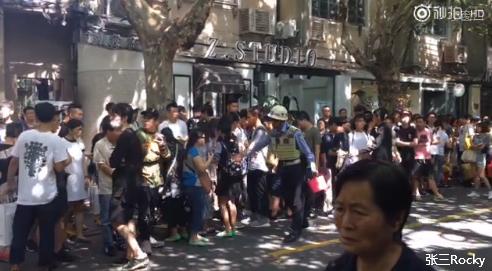 最近又有那么一双神鞋，你抽中了等于赚了一个月的工资