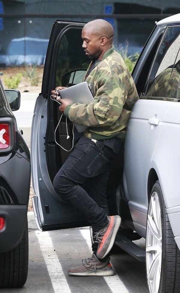 最近又有那么一双神鞋，你抽中了等于赚了一个月的工资