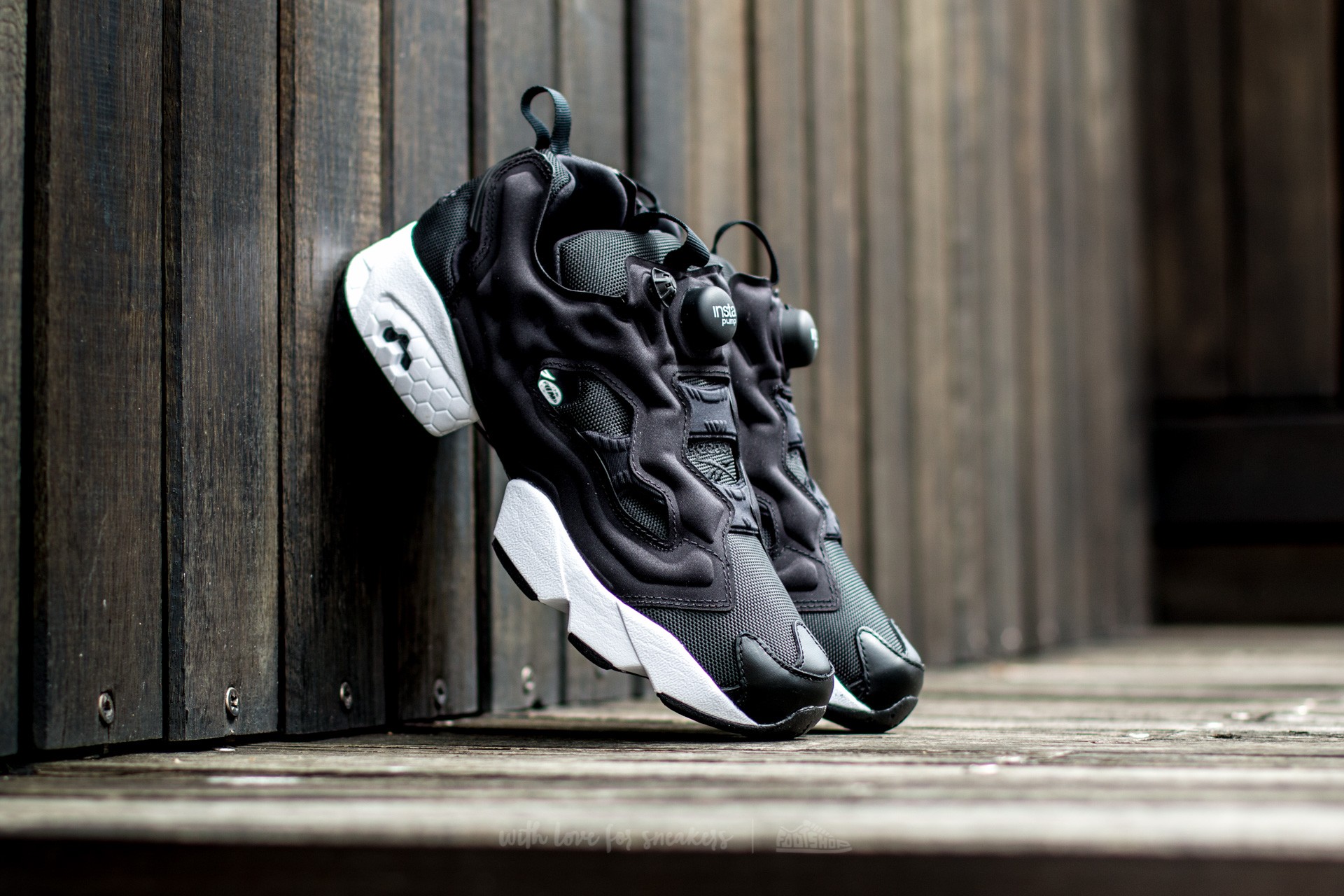 yeezy和nmd哪个舒服,yeezy会不会走nmd的老路