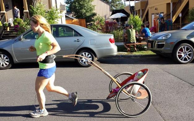 极客爸爸给婴儿车装上了125CC的摩托车发动机边参赛奥运边“遛”小孩？｜905出行设计师