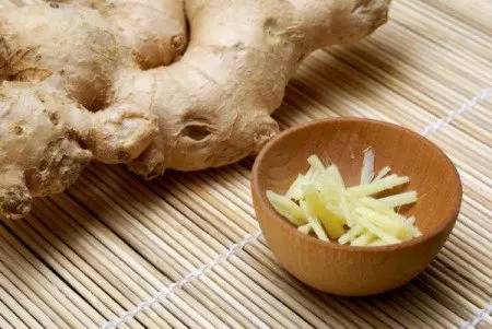 常州一媳妇把用剩的姜块埋在泥土里，一个月后奇迹发生了！