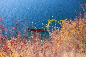 初冬的泸沽湖视频,初冬泸沽湖的水
