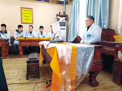 “根吉布”丹松扎巴:悬壶济世成就藏医博大精深