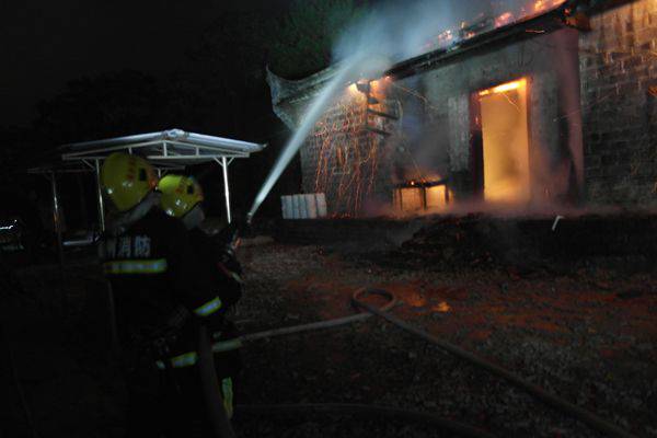 最近寺庙着火事件,寺庙火灾最新消息