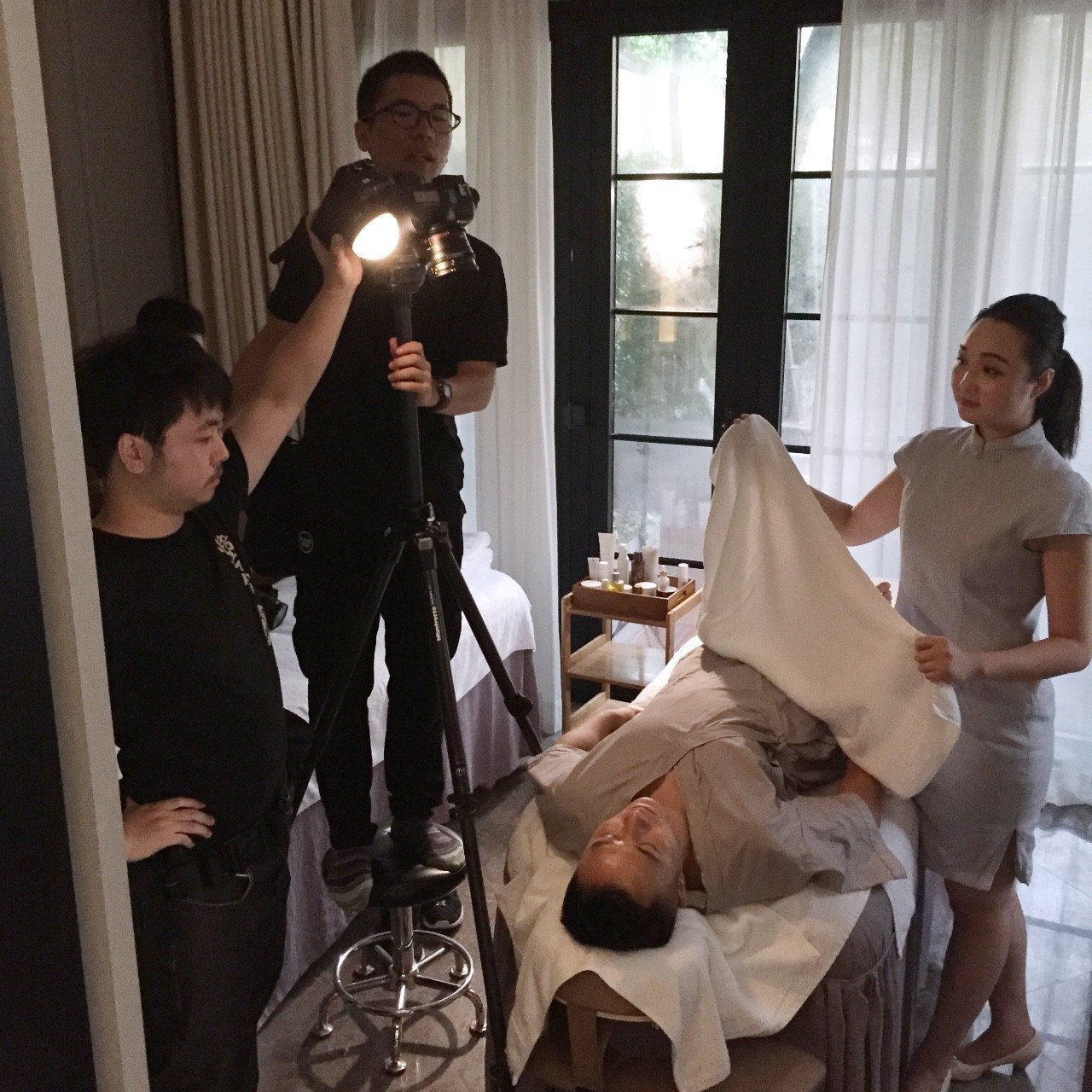 熬夜后急救｜晚睡族、宿醉*党**、爬梯Queen，你们的脸有救了！