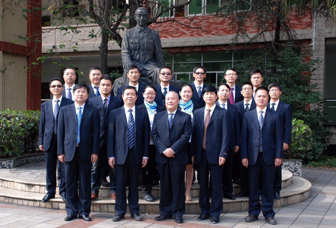 走进最美校园柳荫中学,走进最美校园与秋天