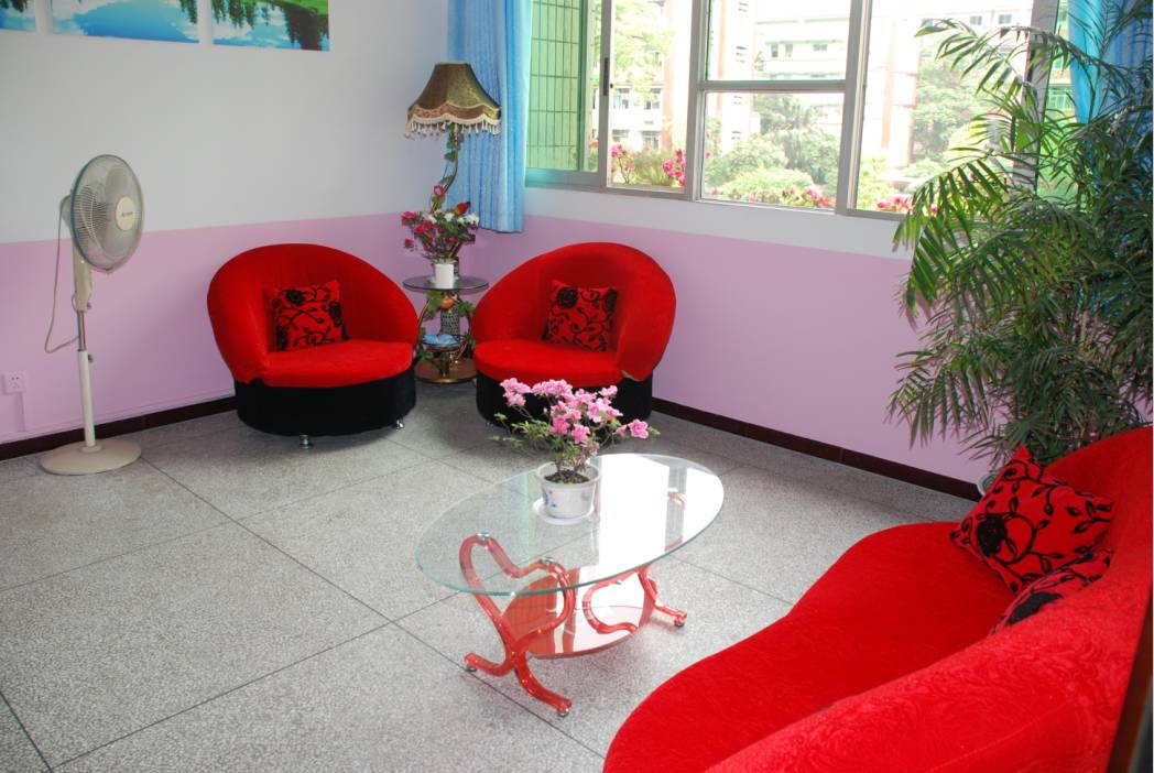 走进最美校园柳荫中学,走进最美校园与秋天