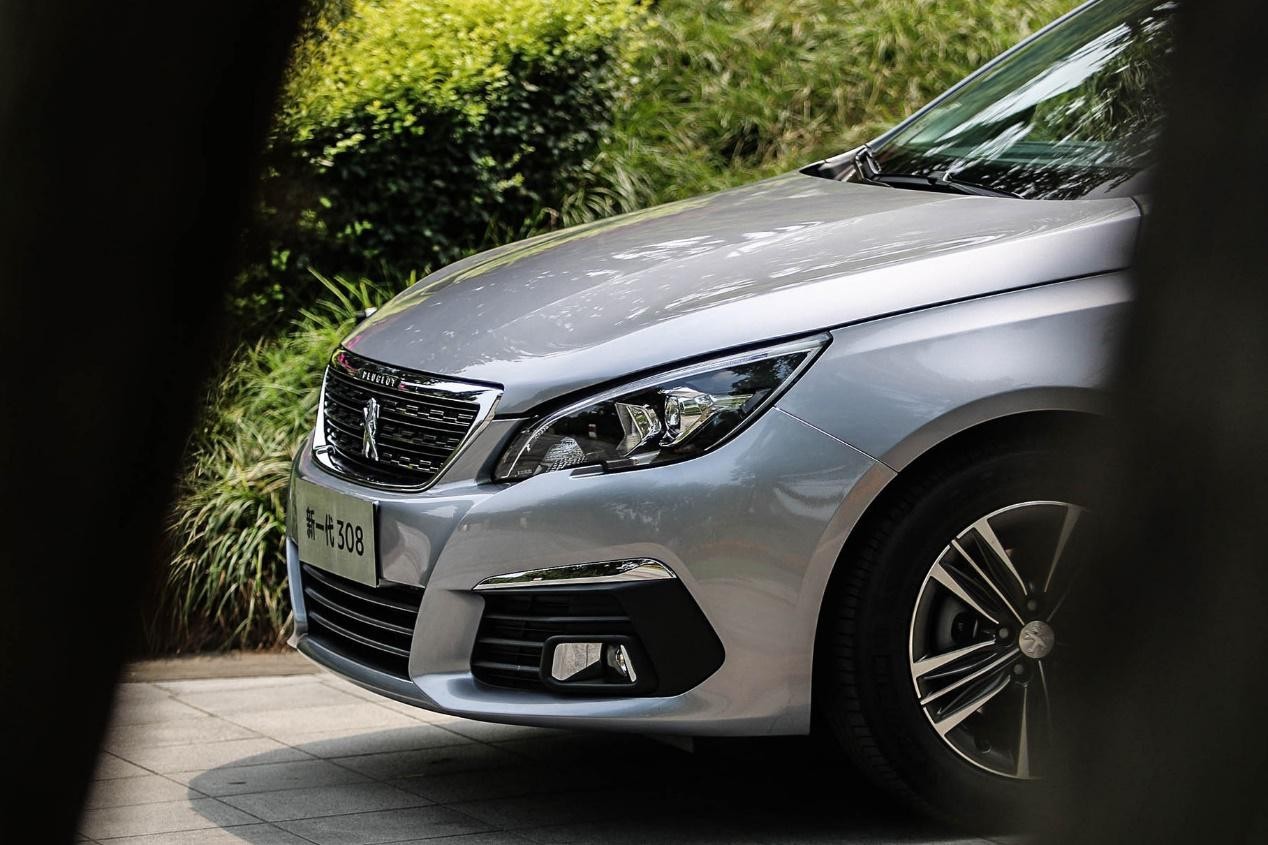 实力绽放新一代东风标致308试驾,东风标致3082018款试驾视频