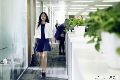 一枚钻戒真正的价值,一个求婚的钻戒大概多少钱