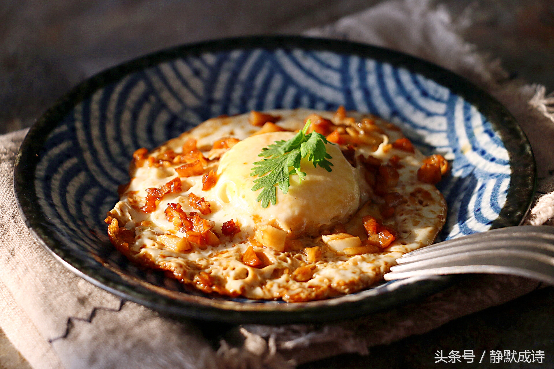 如何做不上火的煎鸡蛋,鸡蛋这么煎全家都爱吃