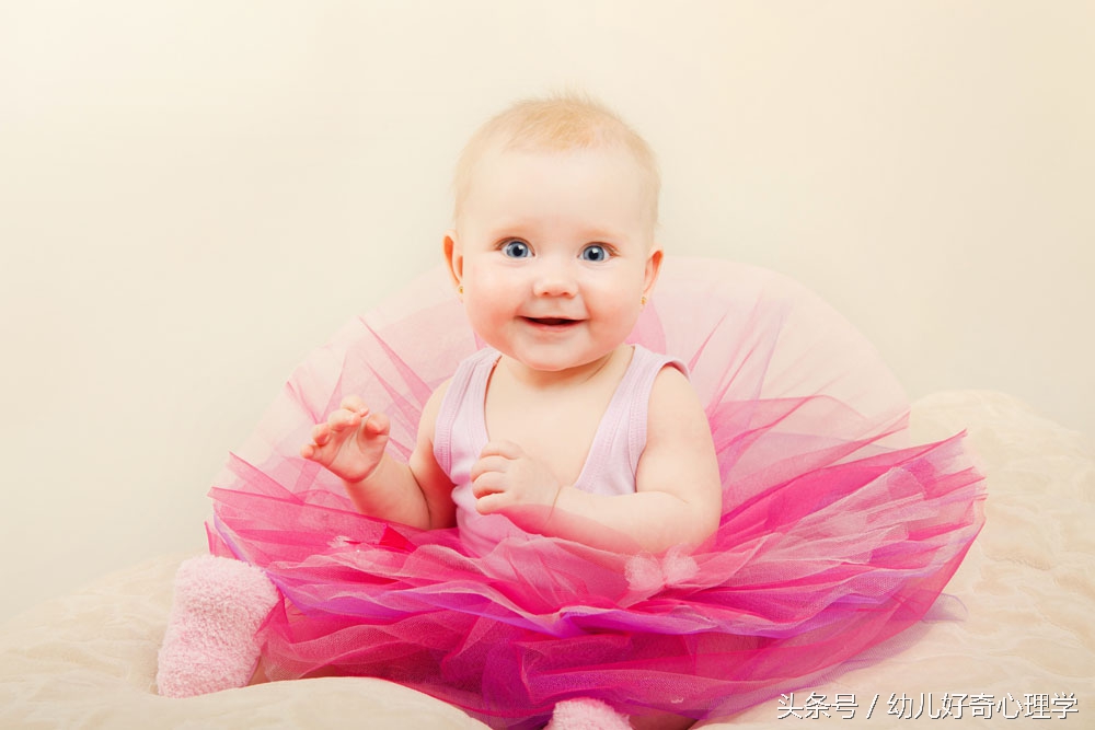 宝宝半夜一直哭要喝奶,宝宝半夜总是哭醒好多次