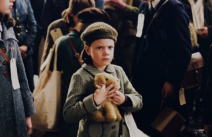 艾玛接班人！那年《纳尼亚传奇》的小萝莉已变身女神学霸