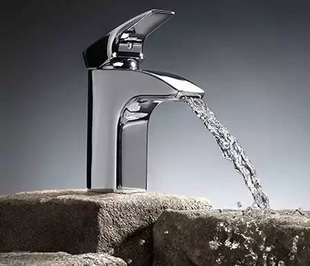 入墙式水龙头断了如何取出,断在墙里的水龙头怎么弄出来