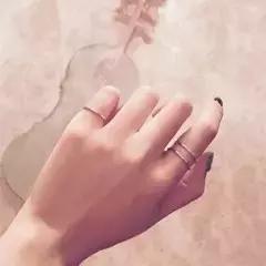 极简轻奢装饰品,饰品极简高级