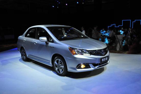 这些国外的淘汰车型,在中国换个车标接着卖