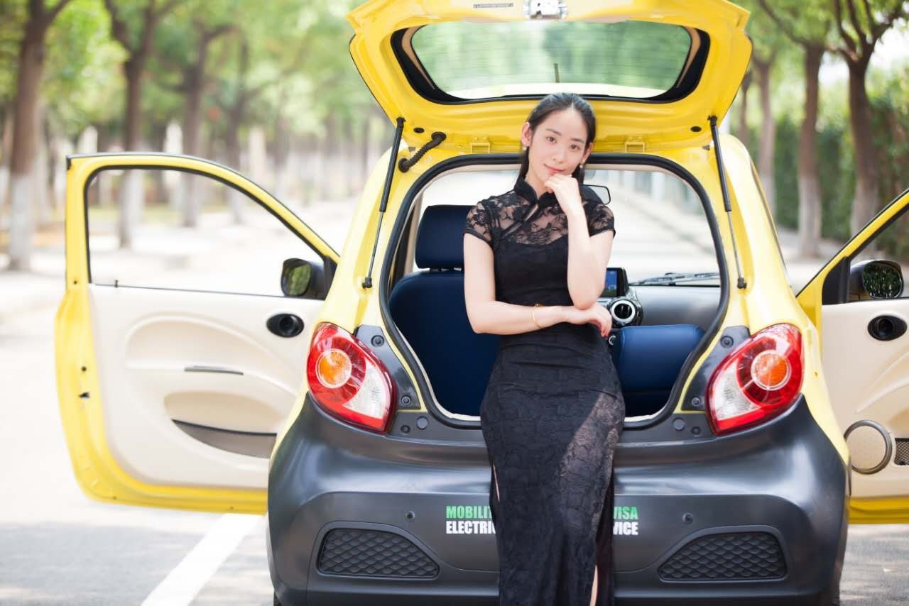 第一波中奖老师出炉啦：美女老师开小灵狗，美萌美萌的哦！