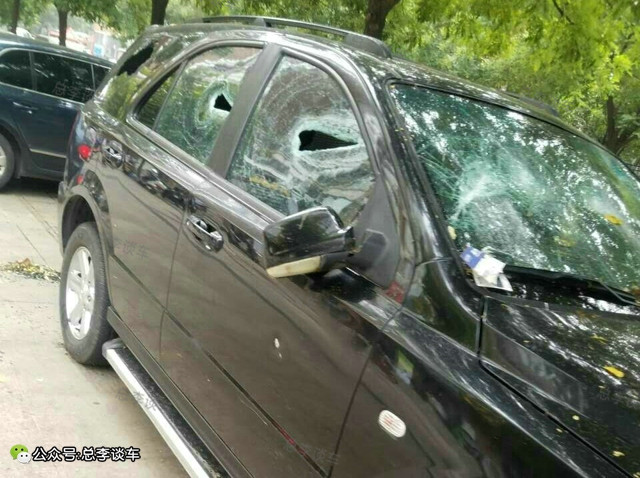 假土豪开豪车车祸,冒充土豪开奔驰