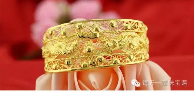 跟风买手串不如戴个手镯,既显气质又百搭!关键寓意好!